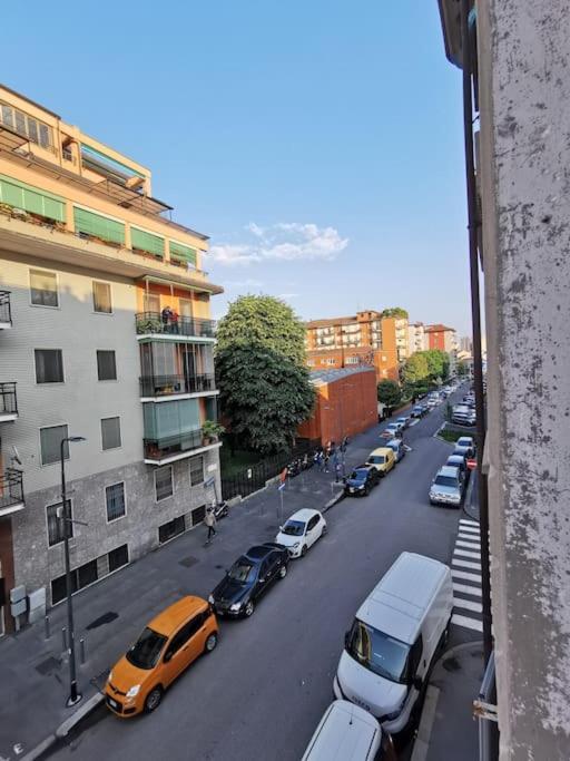 Metro Stop, Prada & Design Apartment *